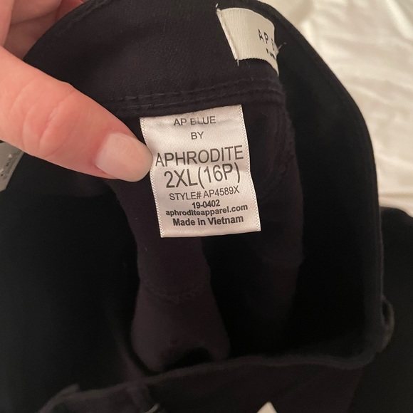 Super high waisted distressed black skinny jeans - Picture 3 of 3